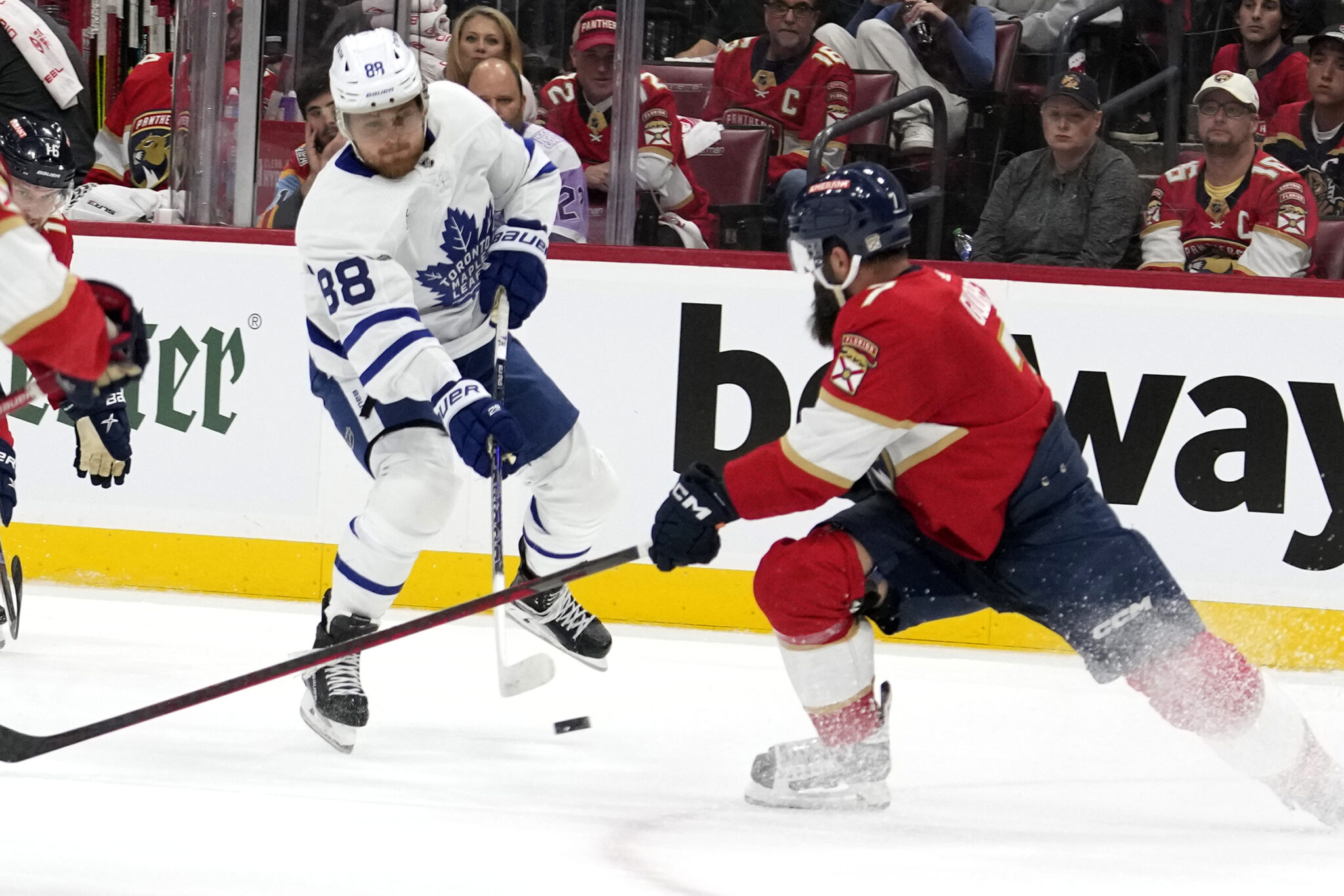 Nylander avalanche nhl maple leafs trade